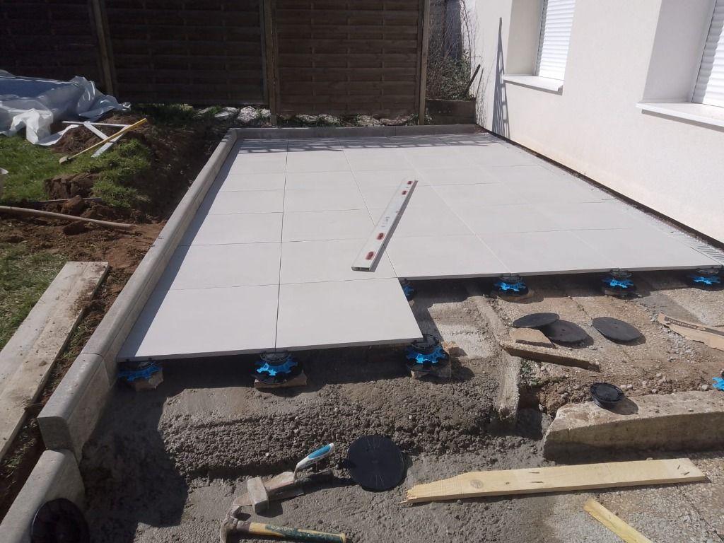 Terrasse brute en création